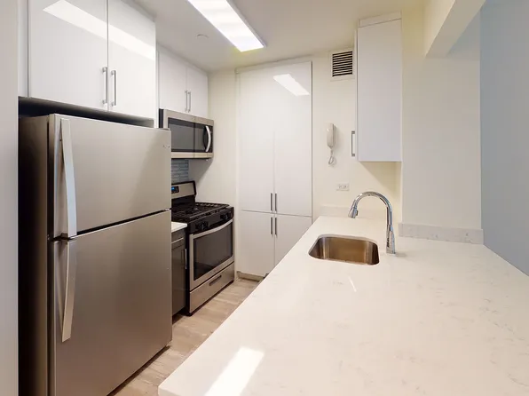 10 Hanover Square image 1 of 9