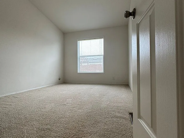 949 Blanco Ave — Photo 13