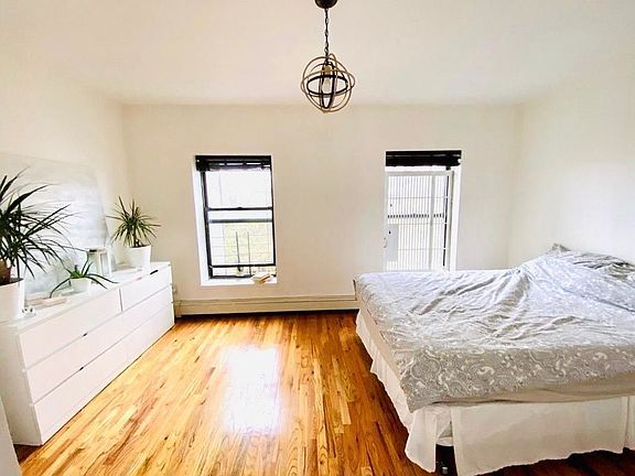 3rd image of 537A Quincy St #2B