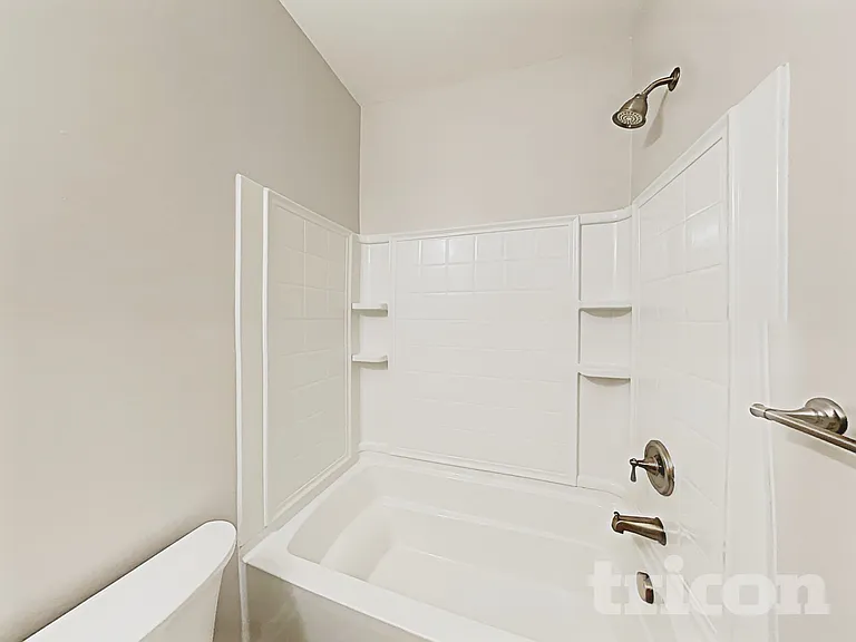 1413 Eastway Dr — Photo 14