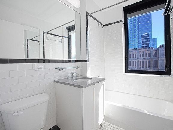 3rd image of 400 W 43rd St APT 38B