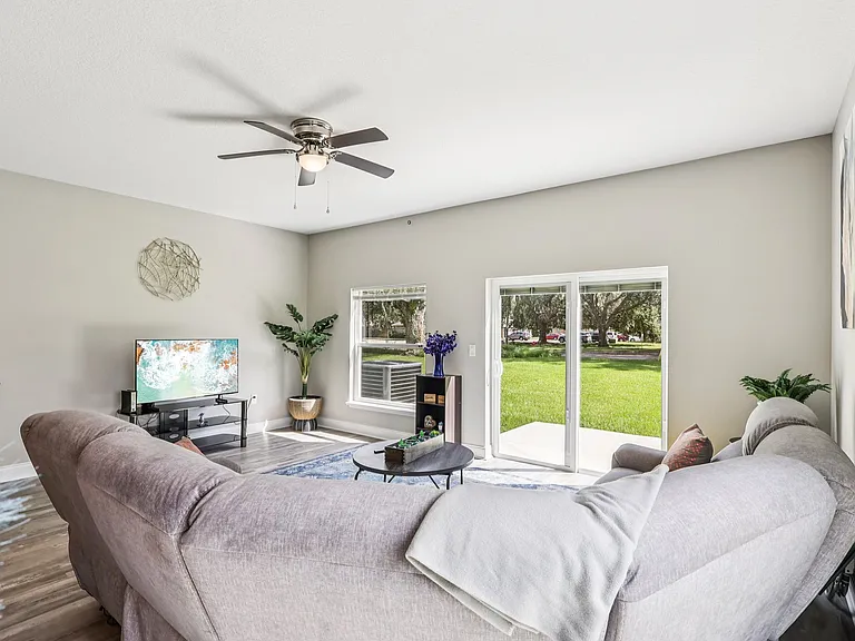 1108 Fox Lake Dr — Photo 14