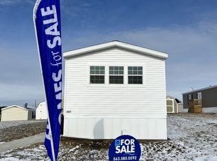 385 Sapphire Cir, Dubuque, IA 52001