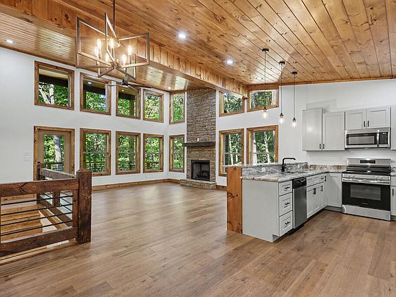 2nd image of 48 Woodleaf Rd
