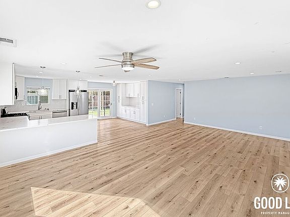 3rd image of 8617 Carlton Oaks Dr