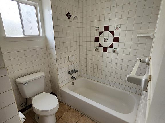 5th image of 3620 Kemp Ave #B
