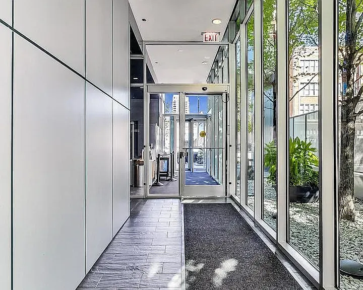 2 bed, 842 sqft, $2,695 — Photo 3
