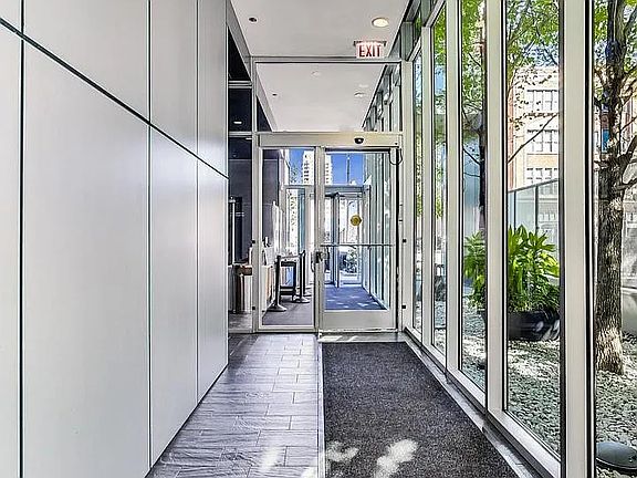 3rd image of 1720 S Michigan Ave APT 811
