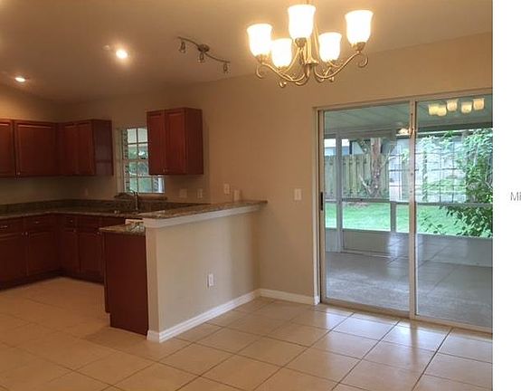 5th image of 750 Fairlawn Dr