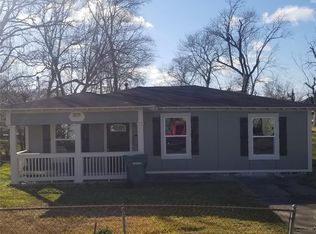 3275 Cartwright St, Beaumont, TX 77701