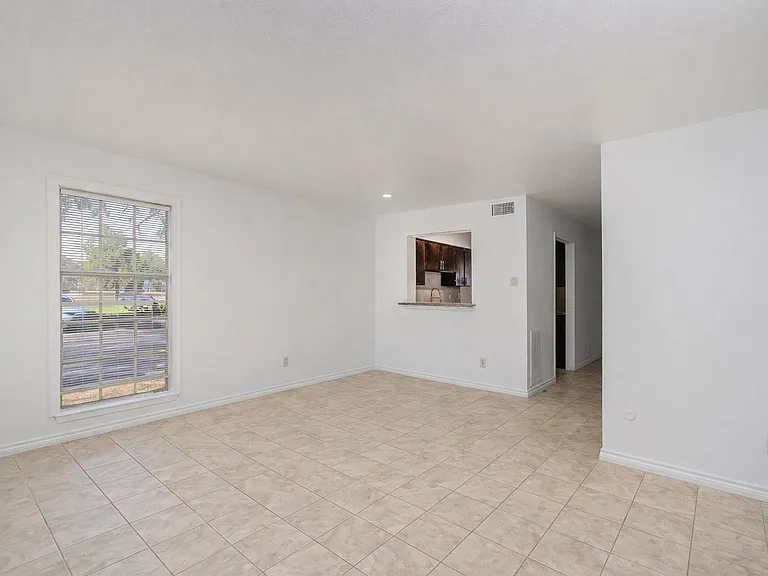 7902 Grove Ridge Dr — Photo 8