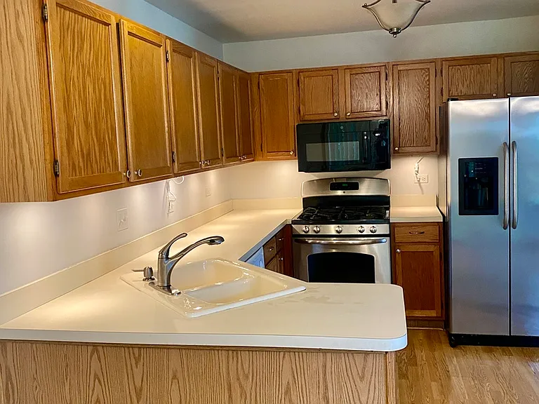 214 Stoneybrook Ln — Photo 6
