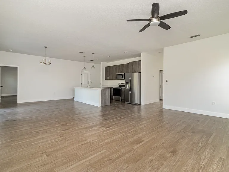 1213 Waterford St SE — Photo 7