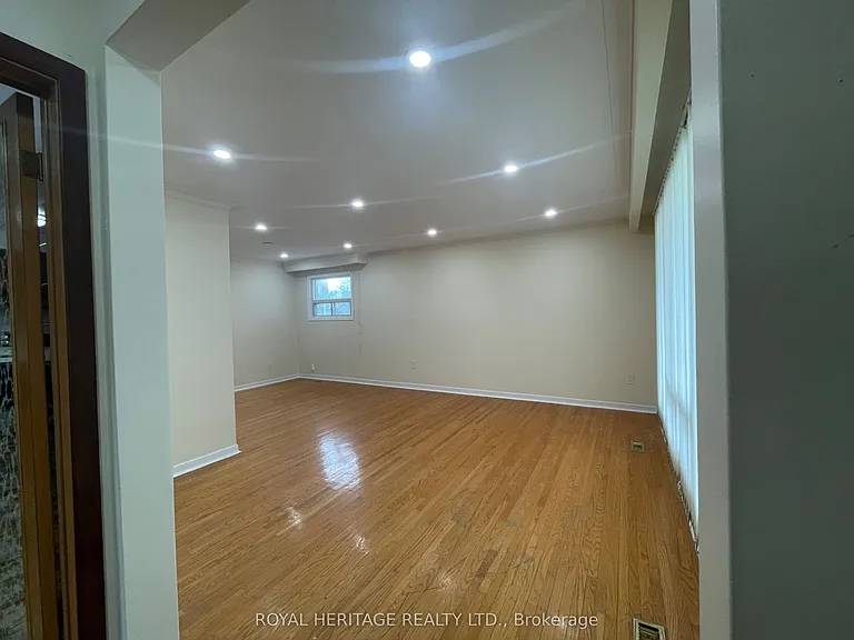 281 Driftwood Ave #MAIN FLOOR — Photo 4