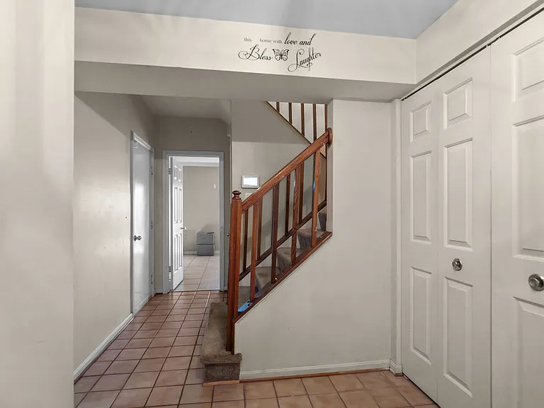 Governor Sprigg Pl — Photo 12