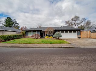 1875 Bristol Dr, Medford, OR