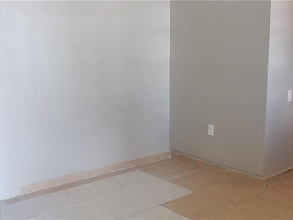 3rd image of 1000 Florida Ave APT B