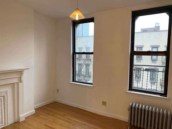 3rd image of 307 E 91st St #E5