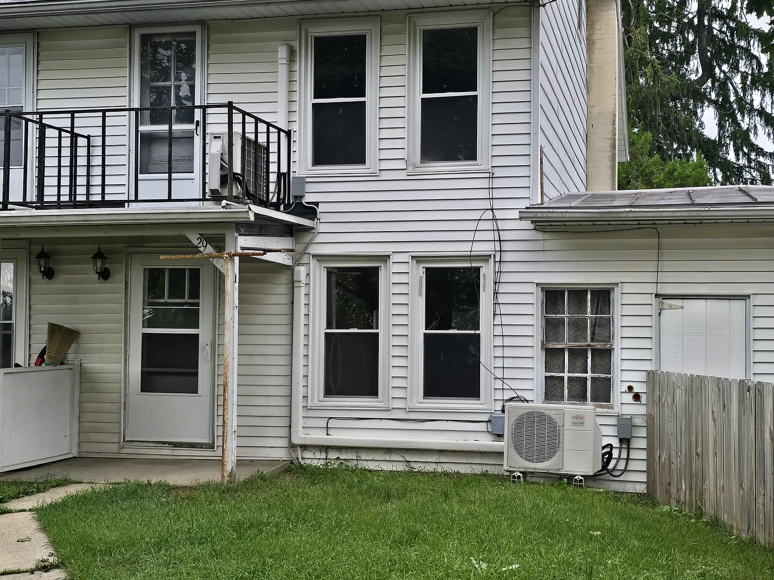 2 bed, $1,200 — Photo 2