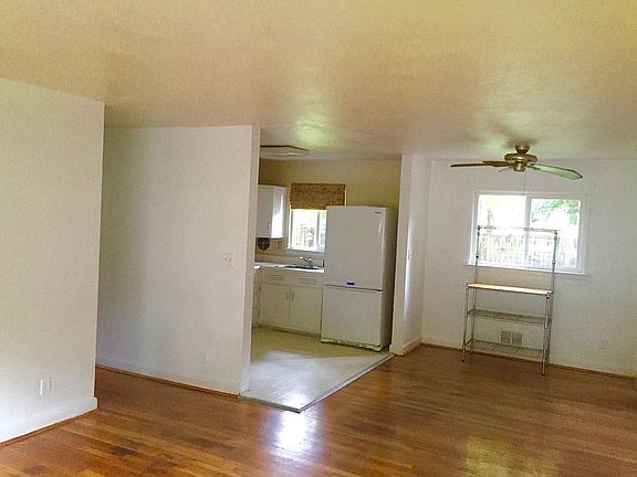 4th image of 1320 Oak Park Ave