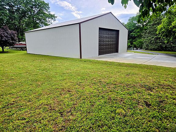 5th image of 440 Loop Dr