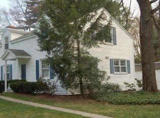 36 Fernbank Ave, Delmar, NY 12054