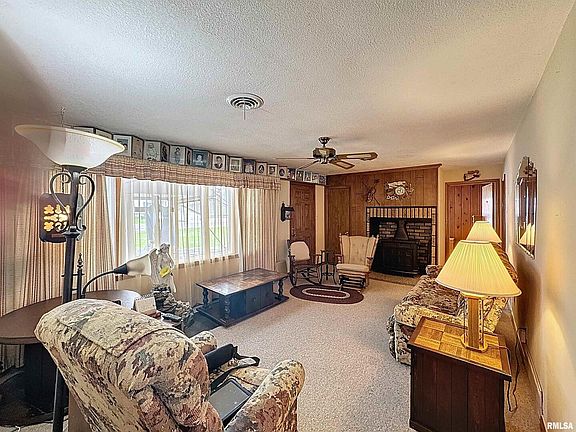 3rd image of 1207 W 53rd St