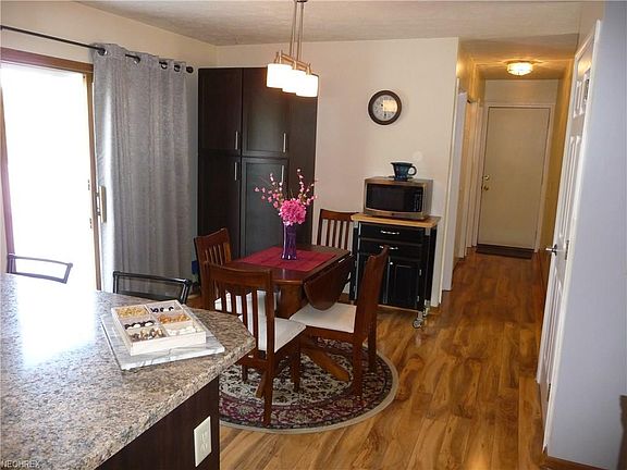 5th image of 891 Norwegian Wood Dr