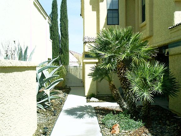 Private Front Courtyard
