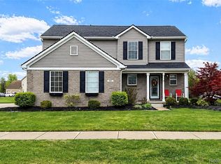 6871 Chandler Dr, Belleville, MI 48111