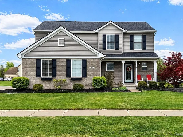 6871 Chandler Dr, Belleville, MI 48111