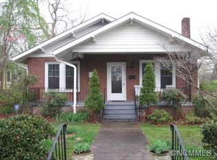 531 3rd Ave W, Hendersonville, NC 28739
