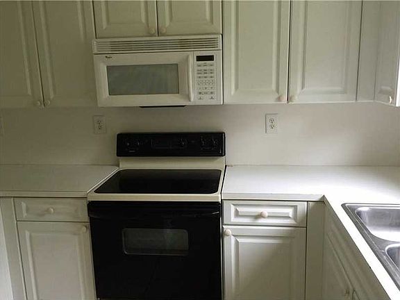 4th image of 3164 NE 4th St