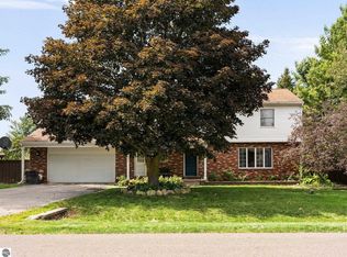 4265 Ridgemoor Dr, Traverse City, MI 49684