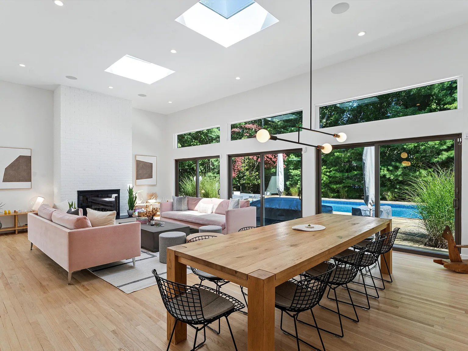 Renovated Quogue Contemporary — Photo 4