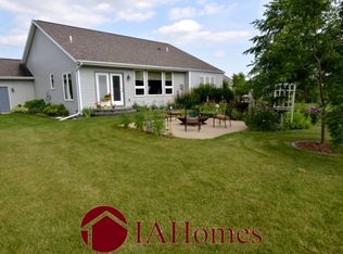 6916 Rolling Ridge Ct SW, Cedar Rapids, IA 52404