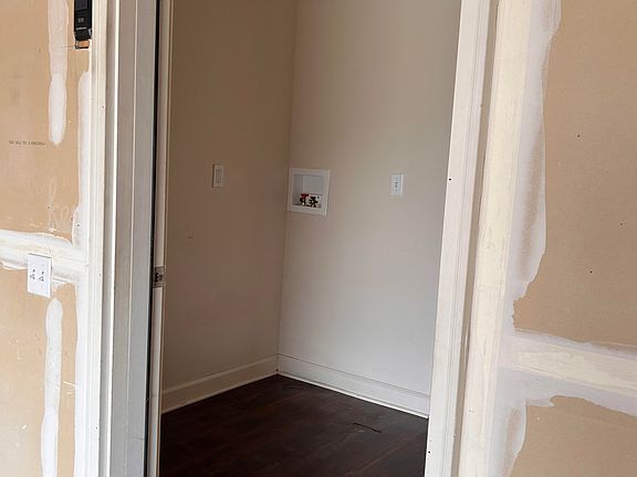 4th image of 2970 Country Knoll Dr