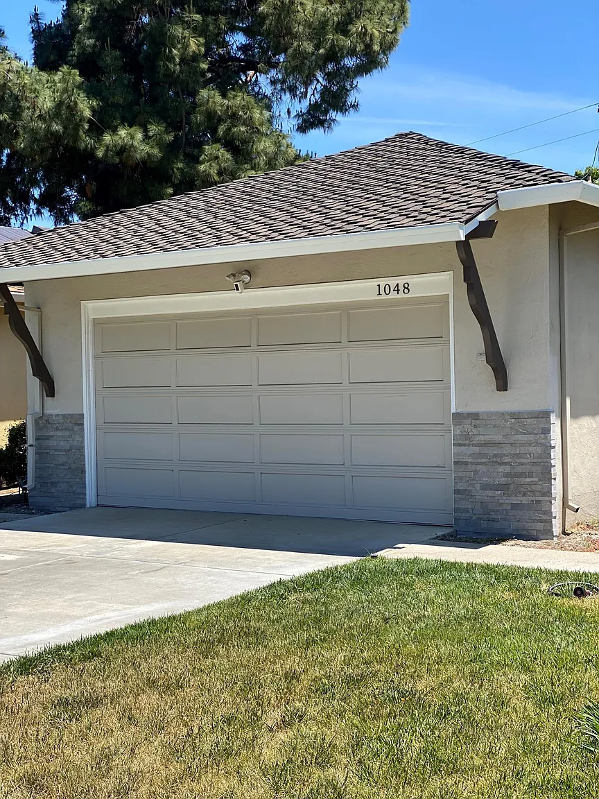 1048 Belvedere Ln photo 1