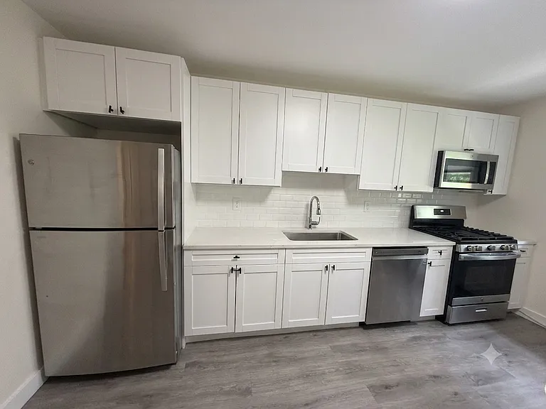 729 Broad Ave #5 — Photo 7