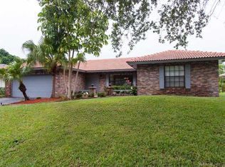 10933 NW 12th Mnr, Coral Springs, FL 33071