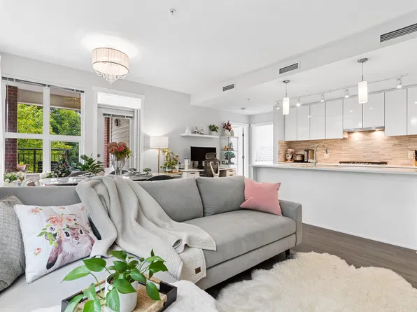 9551 Alexandra Rd #133, Richmond, BC V6X 0S6