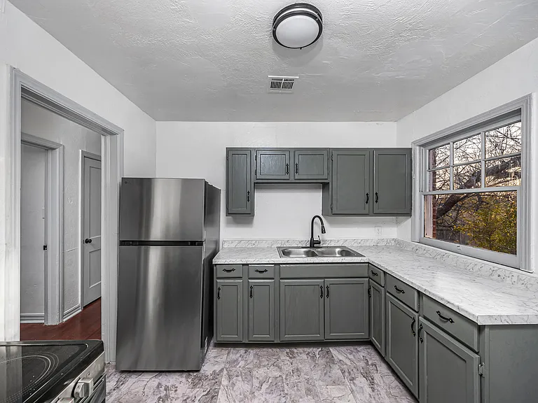 1414 NW 23rd St — Photo 8