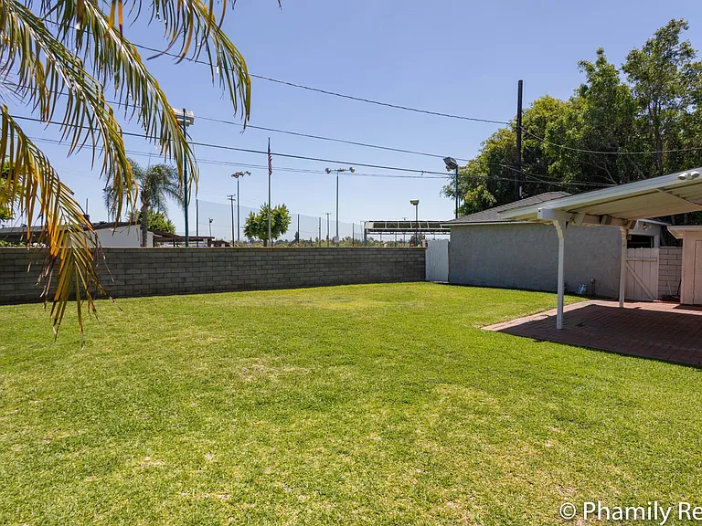 3238 Hempstead Ave — Photo 6