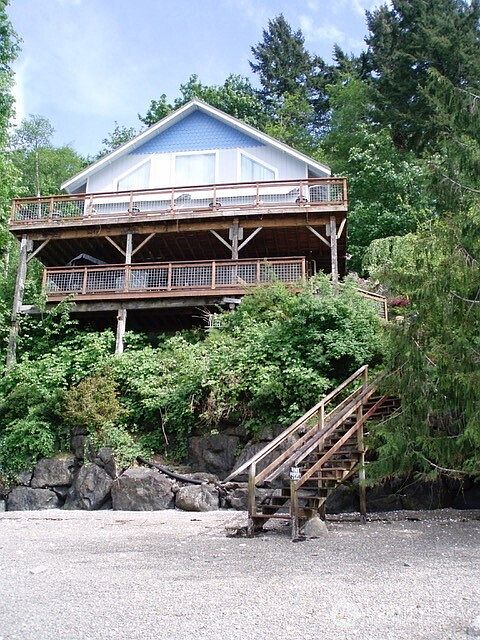 2nd image of 271 E Shoreline Lane