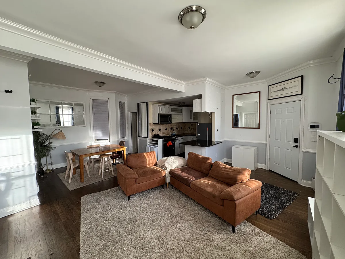 Building Photo - 372 Communipaw Ave #2L