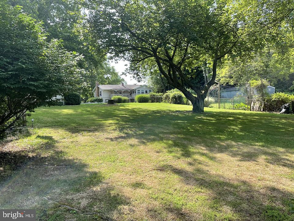 1st image of 521 Harbor Dr