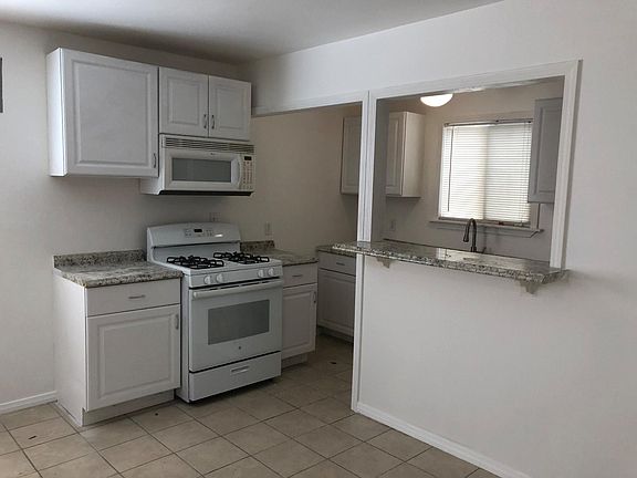 2nd image of 1528 N Waterman Ave
