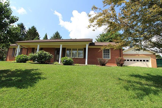 1st image of 106 Greenwood Dr