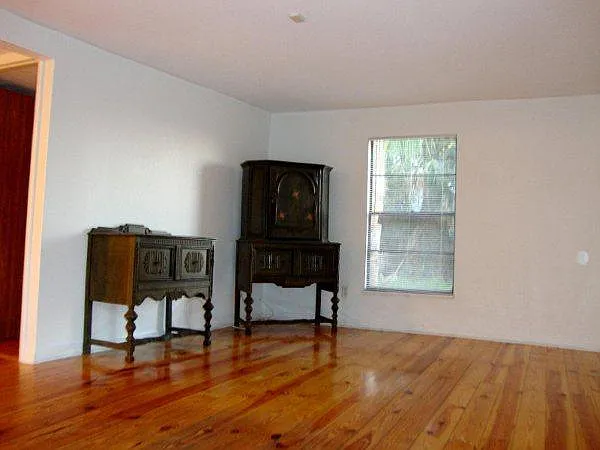7205 S Manhattan St — Photo 7