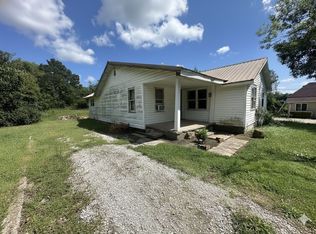 415 S Alma St, Nevada, MO 64772